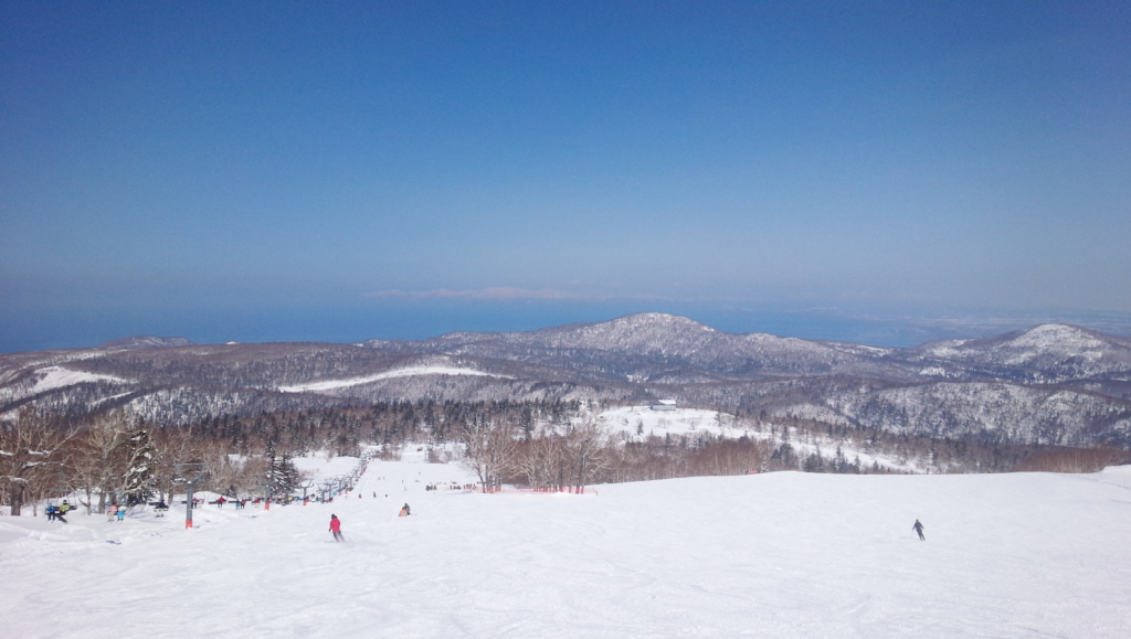 ニセコの民泊投資向け、海外オーナー対応の『JANKEN Hokkaido』民泊運用代行がサポートする広大なスキー場の絶景